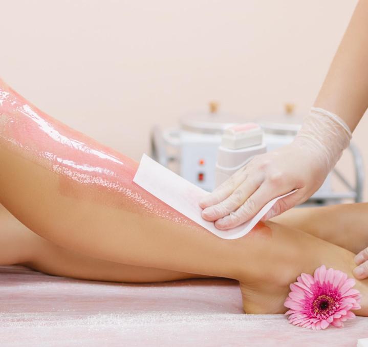 Nos solutions d’épilation à la cire s’adaptent à tous types de peau.